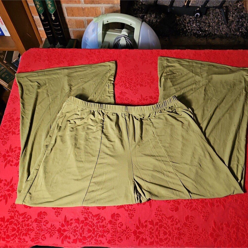 NWOT Joan Rivers Wide Leg Flow Pants Medium Green